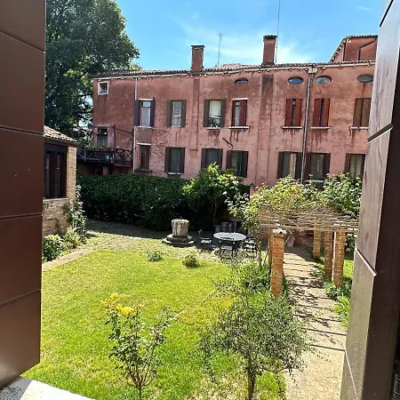 Zen , Grand Canal Pansiyon *